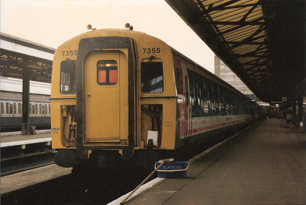 A class 421 stands at a station